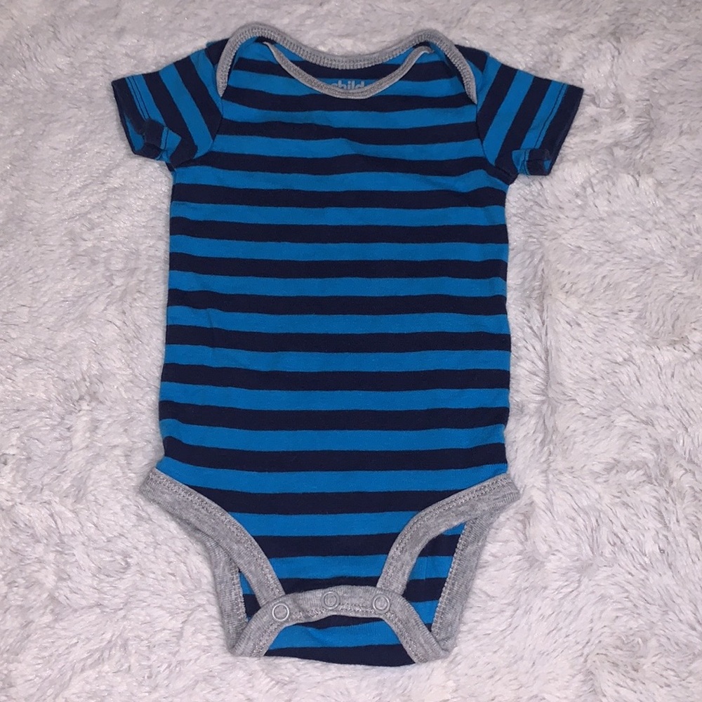 (3 for $10) Carter’s stripped bodysuit 3/6 months baby boy clothing